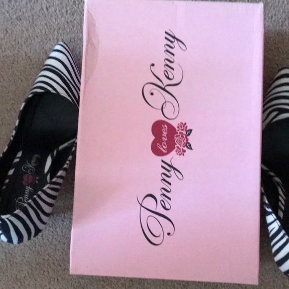 Shoes - Picture 9 of 9